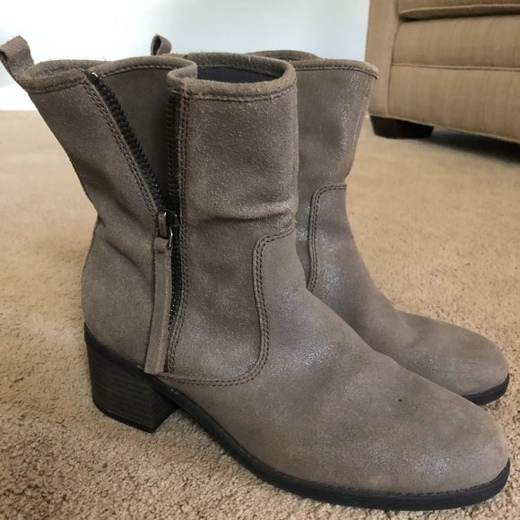 Clarks Gray suede ankle boots size 9 - Picture 1 of 6